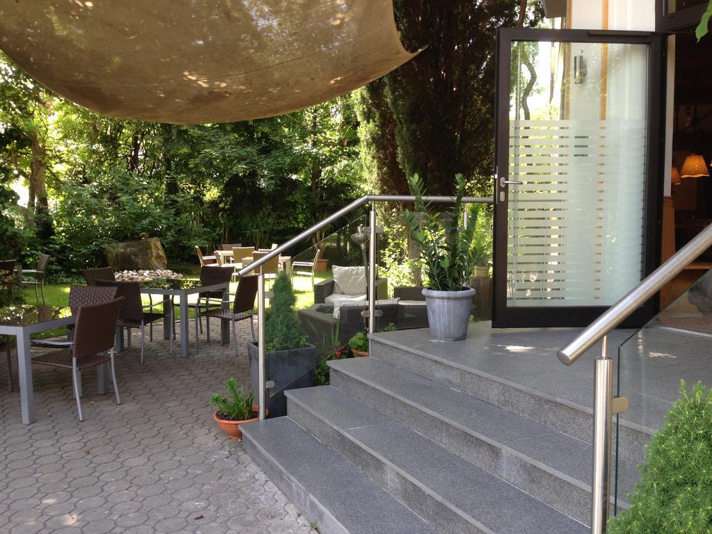 Gasthof-Pension Weisz-Artner Frauenkirchen Buitenkant foto