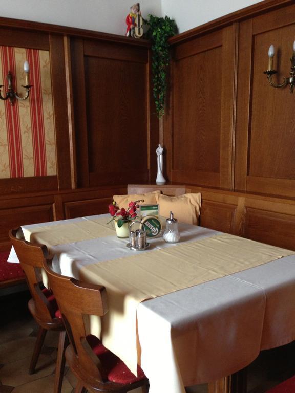 Gasthof-Pension Weisz-Artner Frauenkirchen Buitenkant foto