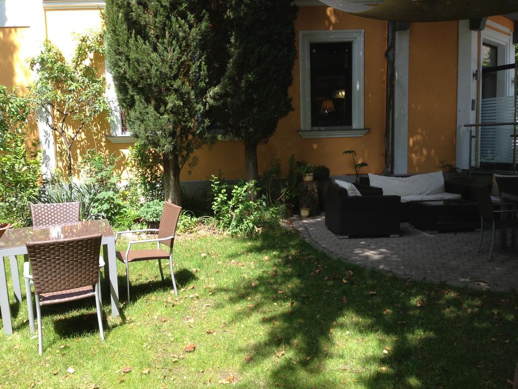 Gasthof-Pension Weisz-Artner Frauenkirchen Buitenkant foto